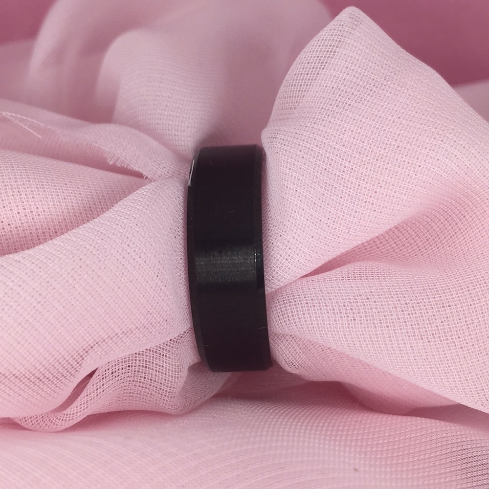 8mm BLACK TITANIUM BAND (Ring)